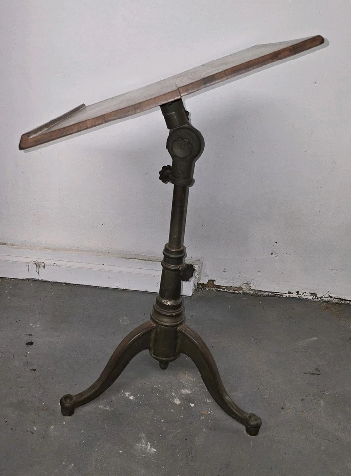 Mesa de dibujo 1905 - tapa de roble, base de hierro - recogida cerca de Nueva York Foto 4 de 4