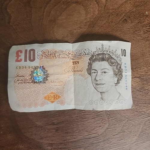 GREAT BRITAIN 10 Pound Note Elizabeth II & Darwin Bank Of England—Discontinued