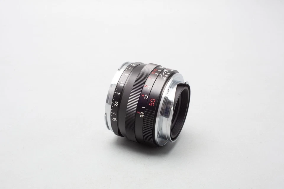 Lente ZM de enfoque manual Carl Zeiss C Sonnar 50 mm f/1,5 T* para montaje Leica M, en caja Foto 3 de 4