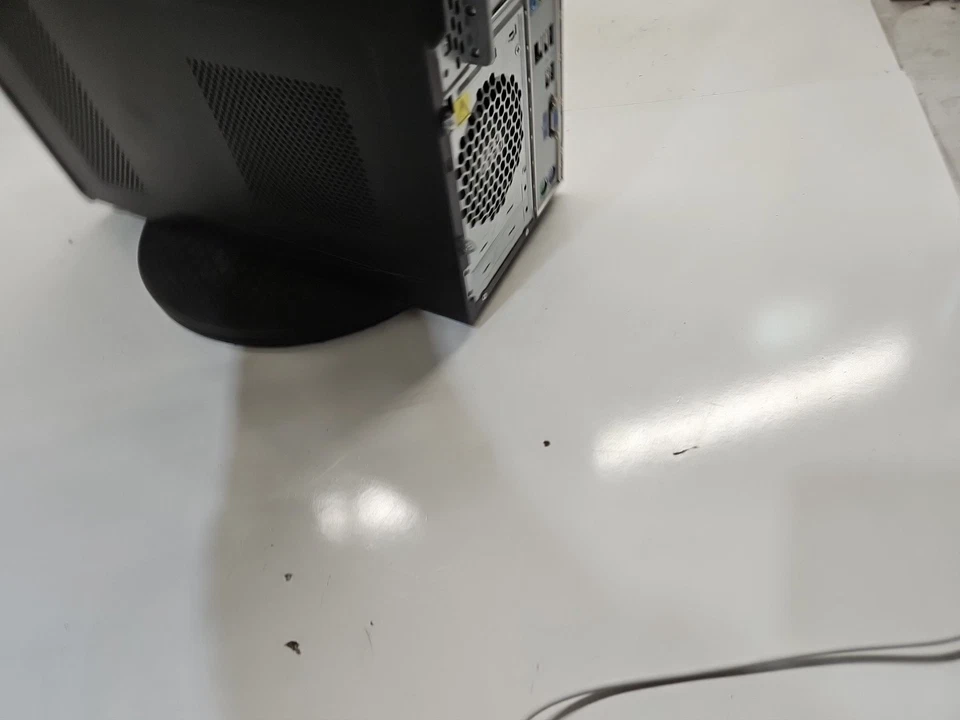 Compaq CQ5000 CQ5624P AMD Athlon II 160u 1.80GHz 4GB NO HDD - Image 2 of 4