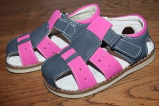  BRAND NEW ADORABLE Little Girls TODDLER Summer Spring Sandals Pink Navy 8 NWT