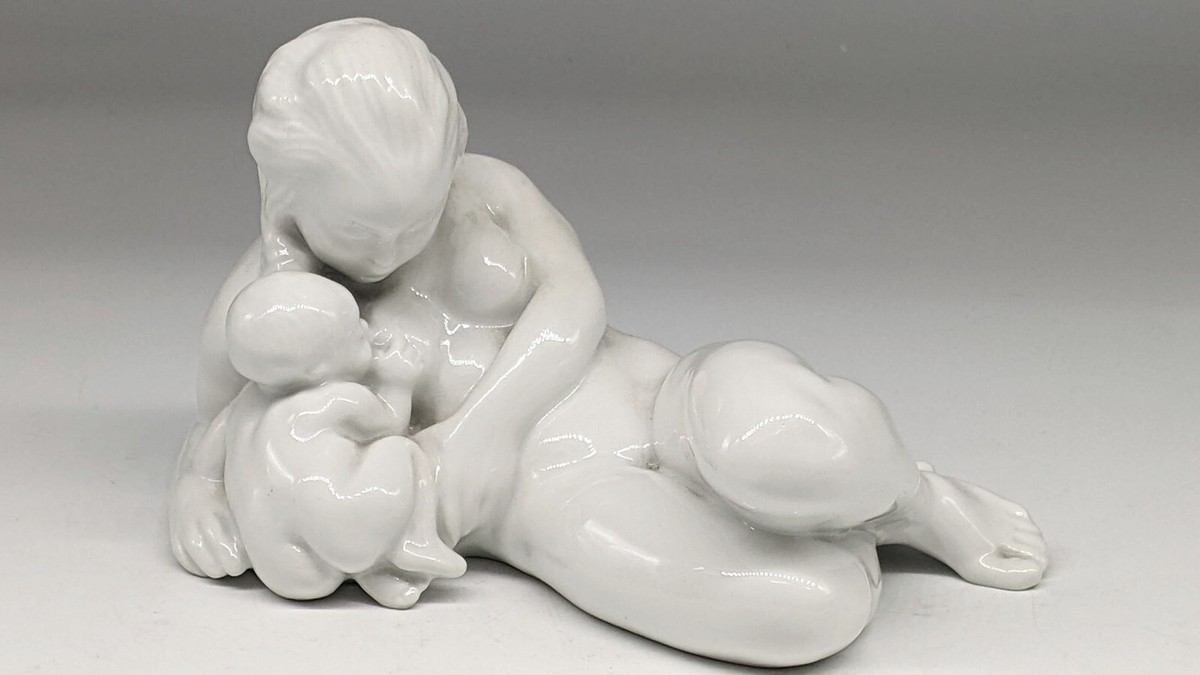 Mother and Child figurine Kai Nielsen for Bing & Grondahl N9127