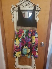 Forever 21 Size Medium Multi-Color Floral Sleevless Black Gold Red Yellow Purple