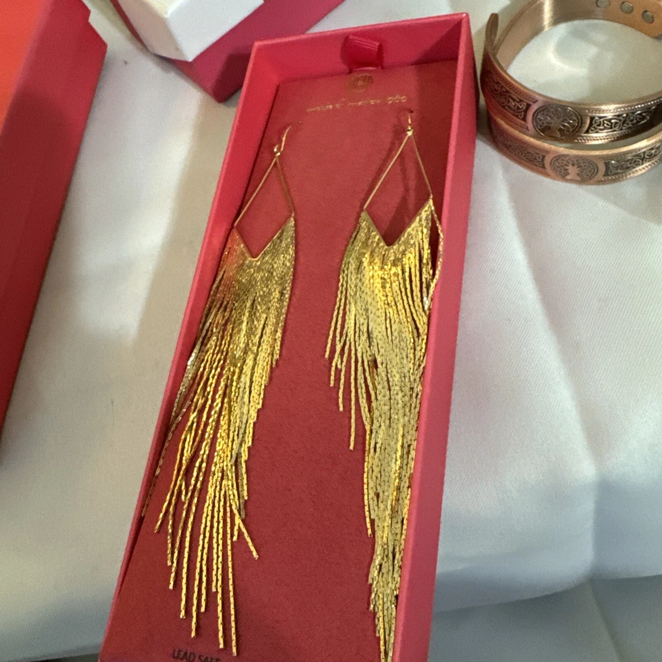 Pendientes House Of Harlow 1960 oro flecos cascada oro líquido 6,5 pulgadas nuevos en caja Foto 4 de 4