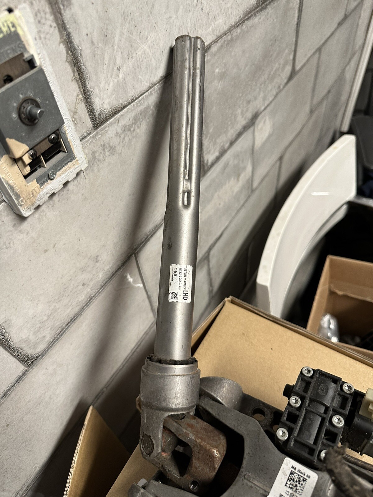 2018 Aston Martin DB 11 steering column