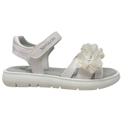 BLACK GARDENS JUNIOR E527900F SANDALE AUS GLÄNZENDEM LEDER MIT TÜLLBLUMEN