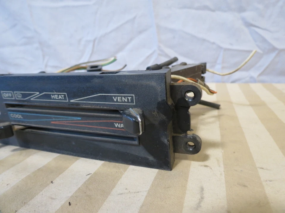 87 88 89 90 91 92 93 94 95 Jeep Wrangler YJ AC Temp Climate Control 56030034 - Image 2 of 4