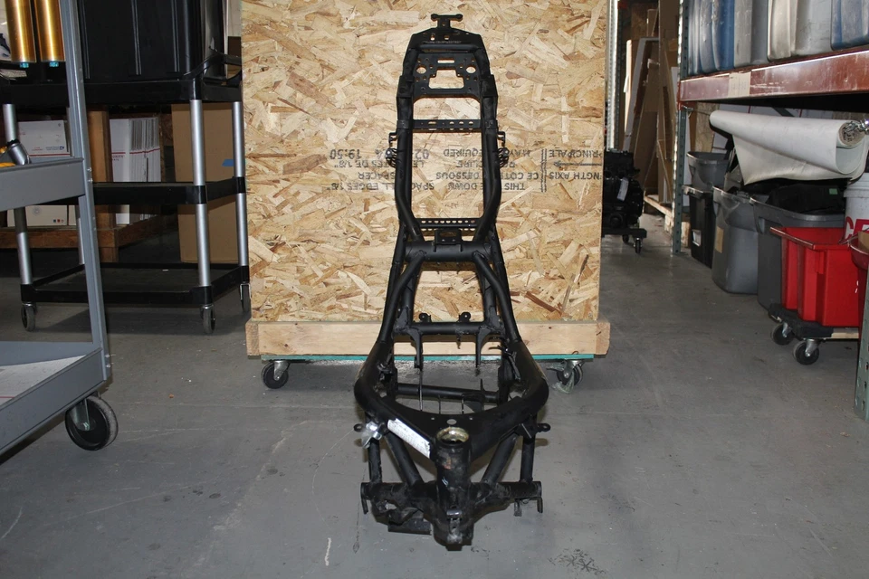 Chasis cuadro principal Yamaha YZF R3 19-21 RECTO SIN PIEZAS TTL SOLAMENTE Foto 2 de 4