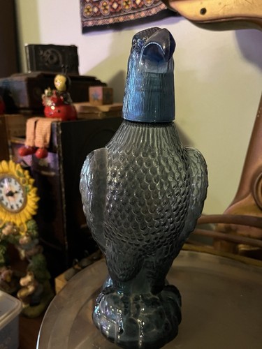 VINTAGE AMERICAN BLUE BALD EAGLE DECANTER & SHOT GLASS