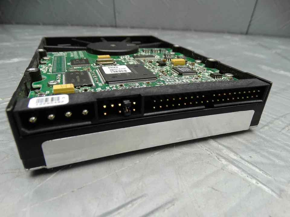 Maxtor 10GB 3.5in IDE 7200RPM Hard Drive Vintage 51024H2 - Image 4 of 4