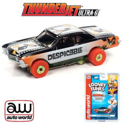 New - Auto World - Looney Tunes Daffy Duck '63 Buick Riviera - SC363
