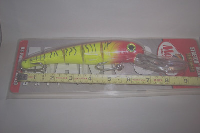 Manns Segmented Minnow Deep Diving Sea Lure Grouper Striper 9'' Muskie Pike Lure