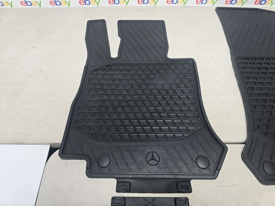 Tapetes de assoalho genuínos Mercedes Benz GLC para todas as condições climáticas 16-22 capas para forros de carpete OEM - Imagem 2 de 4