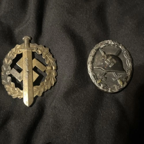 New ListingWW2 WWII German Military uniform Pin Badge