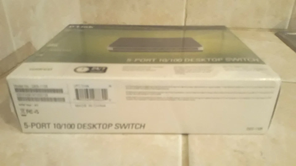 New Ethernet Broadband Router D-Link 5 Port Desktop Switch DES-1105 - Image 3 of 3