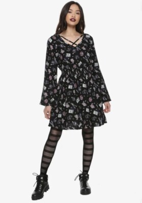 Harry Potter Weasleys' Wizard Wheezes Dress M
