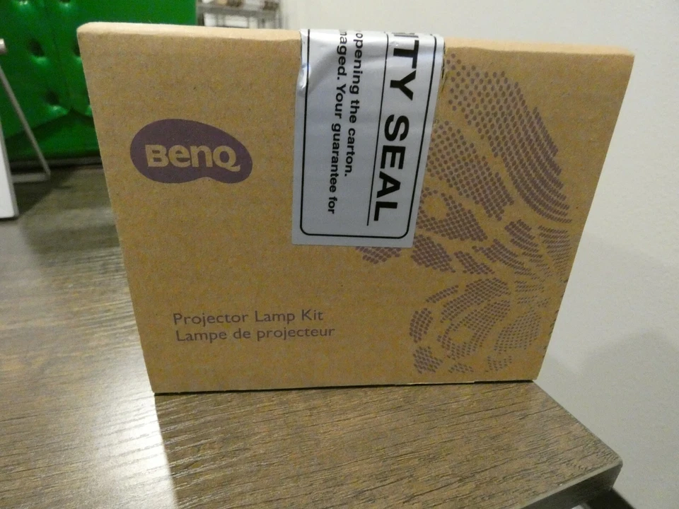 Brand New OEM BenQ Replacement  Projector Lamp Kit Module 5J.J0605.001 - Image 2 of 4