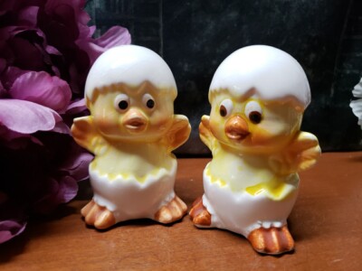 Vintage Ceramic Salt & Pepper Shakers w Hatching Chick Pattern Kitsch Gift     3