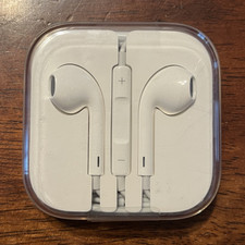 Apple EarPods 3.5mm AUX Headphone Jack Wired Earbuds Mic Genuine Unused