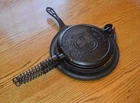 VINTAGE EARLY GRISWOLD AMERICAN No 8 CAST IRON WAFFLR IRON