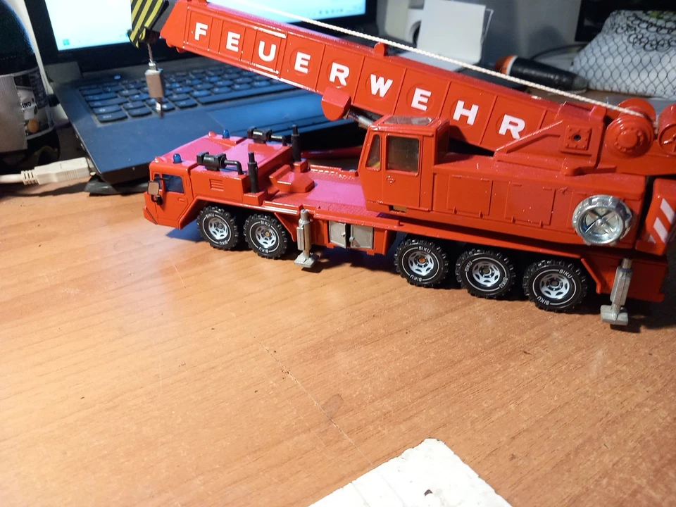 SIKU 4010 Gru Idraulica Vigili Del Fuoco Made In Germany - Immagine 4 di 4