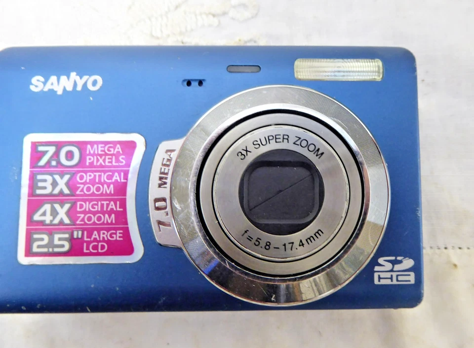 Sanyo VPC-T700 7.0MP Compact Digital Camera Blue - Working - Boxed - Image 4 of 4