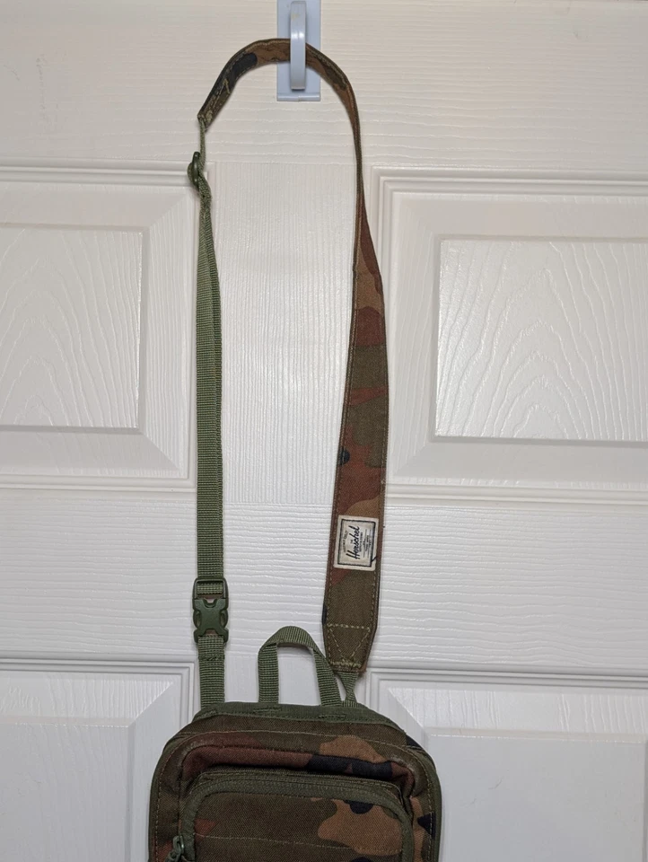 Bolso Bandolera Herschel Nylon 8"X6" Camuflaje Crosshatch Doble Cremallera Frontal Bolsa Correa Foto 2 de 4