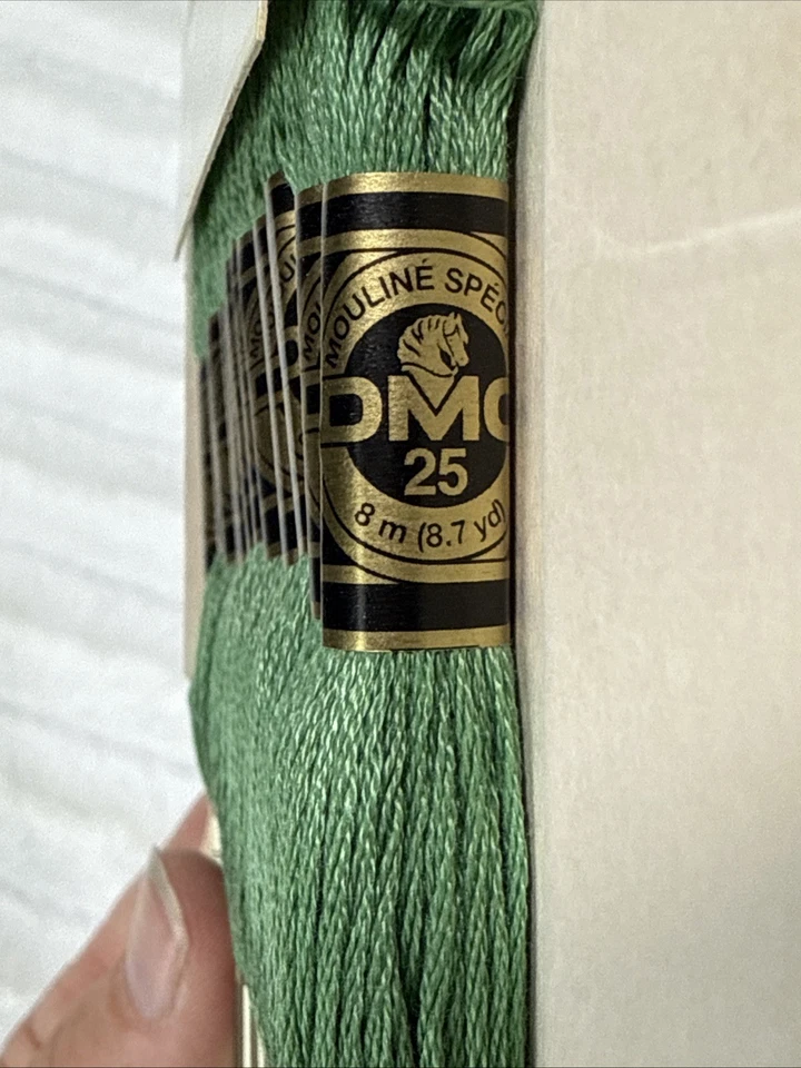 Vintage DMC Moline Special 25 France Box Of 12 Cotton Skeins Green 320 - Image 4 of 4