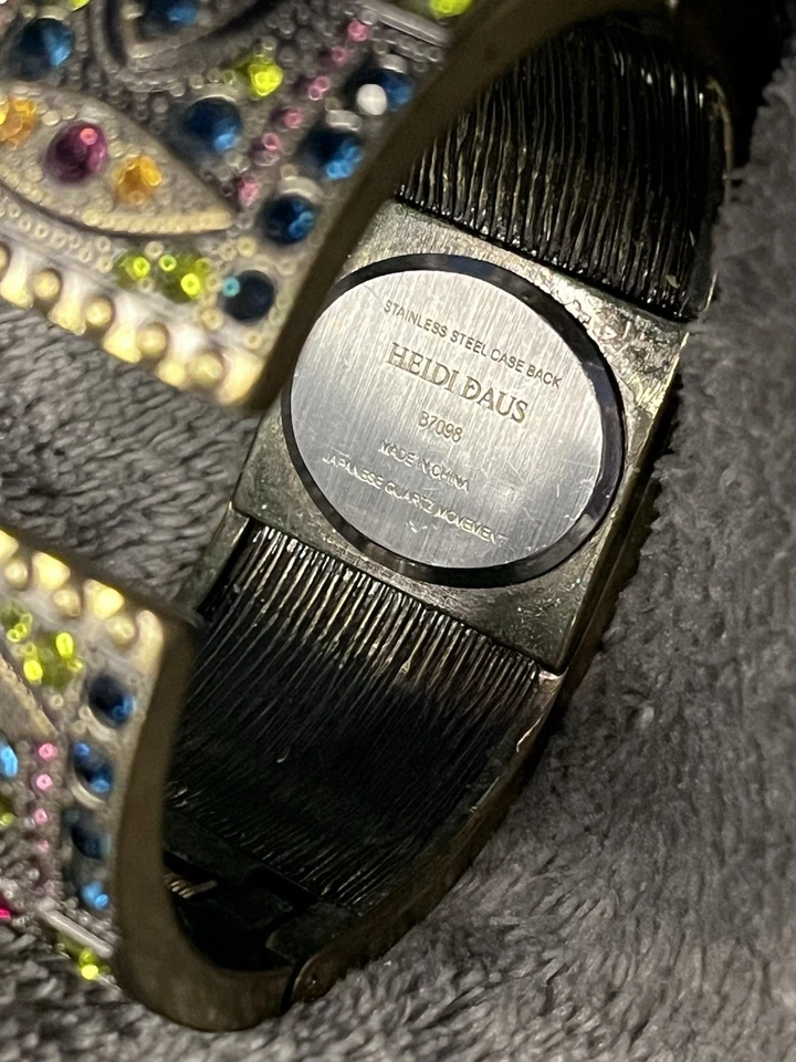 Reloj Pulsera Heidi Daus Distintivo Cristal Swarovski Tono Dorado (Funciona) Foto 4 de 4