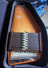 Oscar Schmidt Autoharp 15-Chord 36-String with Hard Case and Tuning Wrench