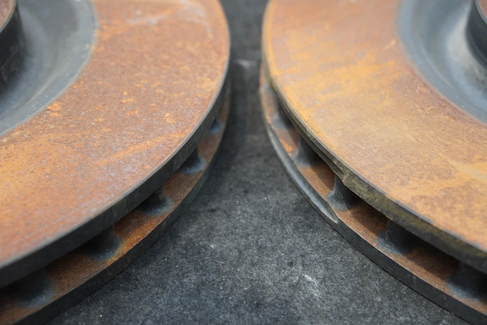 Juego 2 rotores de freno de disco delanteros izquierdo derecho OEM Fisker Ocean One 2023 Foto 3 de 4