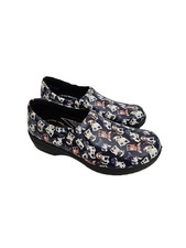 Easy Works by Easy Street Womens 8.5 M Nurse Clogs Slip Resistant Dog print