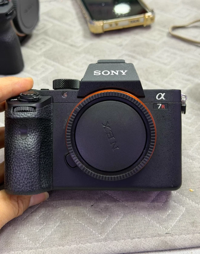 Sony　α7R ii　ILCE-7RM2 Full-frame Camera | 35mm High Resolution Camera | ILCE-7RM2 | Sony