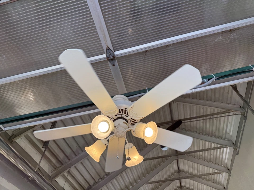 Classic White Delta 2 Ceiling Fan - Image 2 of 4