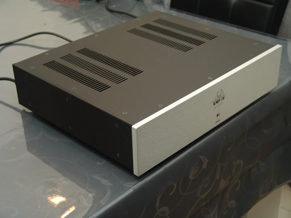 Audionet AMP IV 4 Kanal / Biamping / POWER AMPLIFIER / Endstufe / kleiner Fehler - Bild 4 von 4