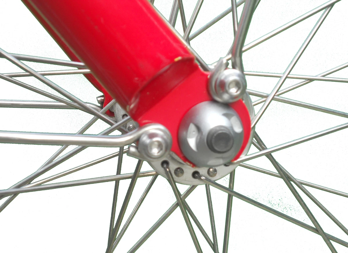 Bicycle wheel best sale nuts locking
