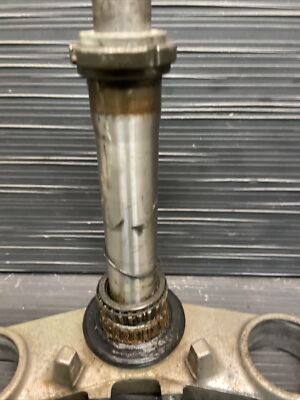 2000 Kawasaki Ninja ZX7R bottom triple tree, lower fork 2000 Kawasaki Ninja ZX7R bottom triple tree, lower fork