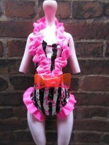 Monster High - Draculaura - Swim Class Make A Splash ...