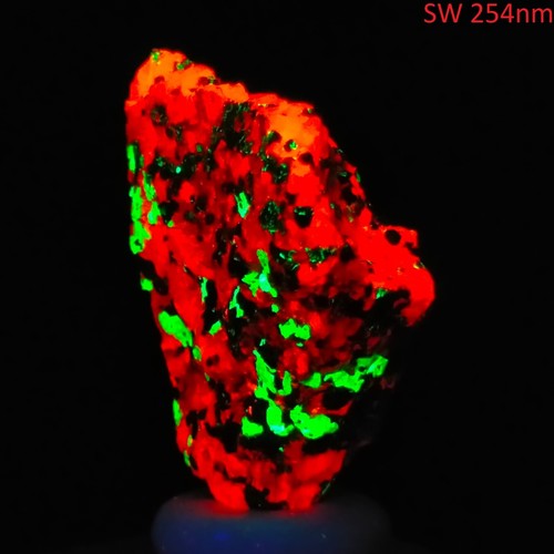 Fluorescent Willemite Calcite w/ Franklinite Zincite Tephroite specimen 611ct - Picture 4 of 9