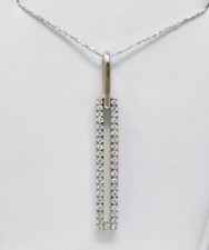 18 kt White Gold Doube Row Diamond Open Bar / Stick Pendant B4830