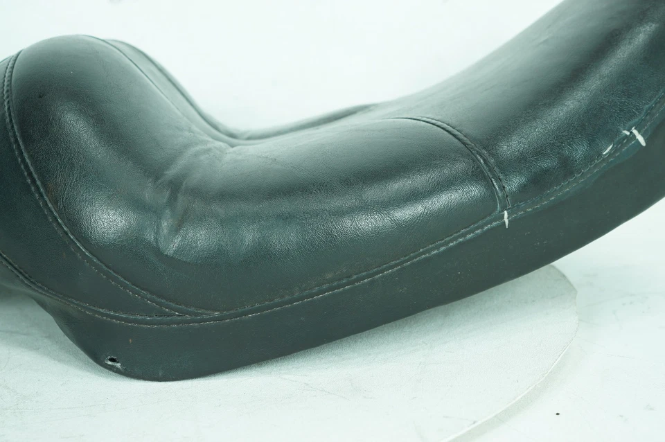 Asiento de conductor Harley Sportster XL1200 C 05 personalizado OEM pasajero asiento rasgado Foto 4 de 4