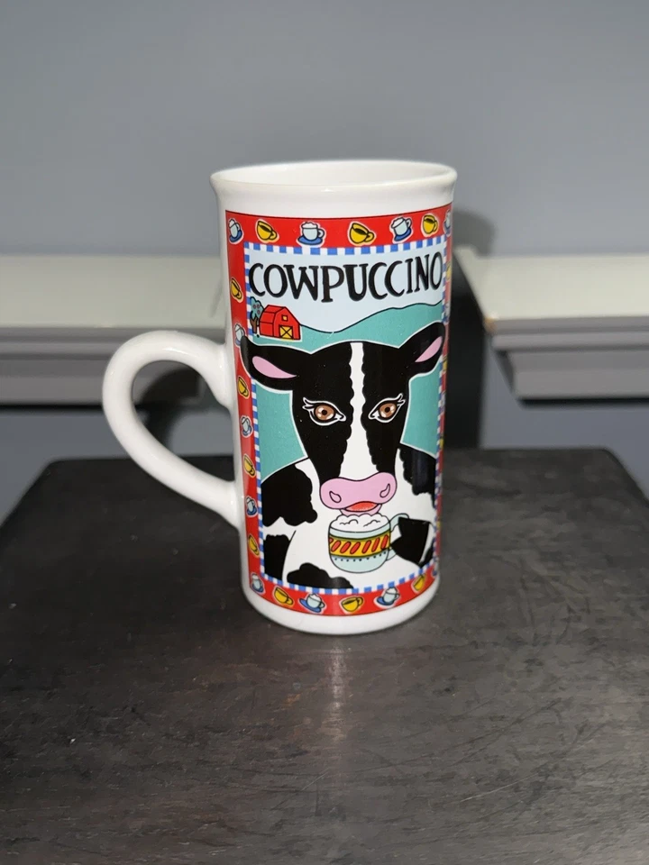 Taza de café Karen Anagnost para Ganz Barnyard Bistro “Cowpuccino” - Granja de vacas - Usada en excelente estado Foto 2 de 4