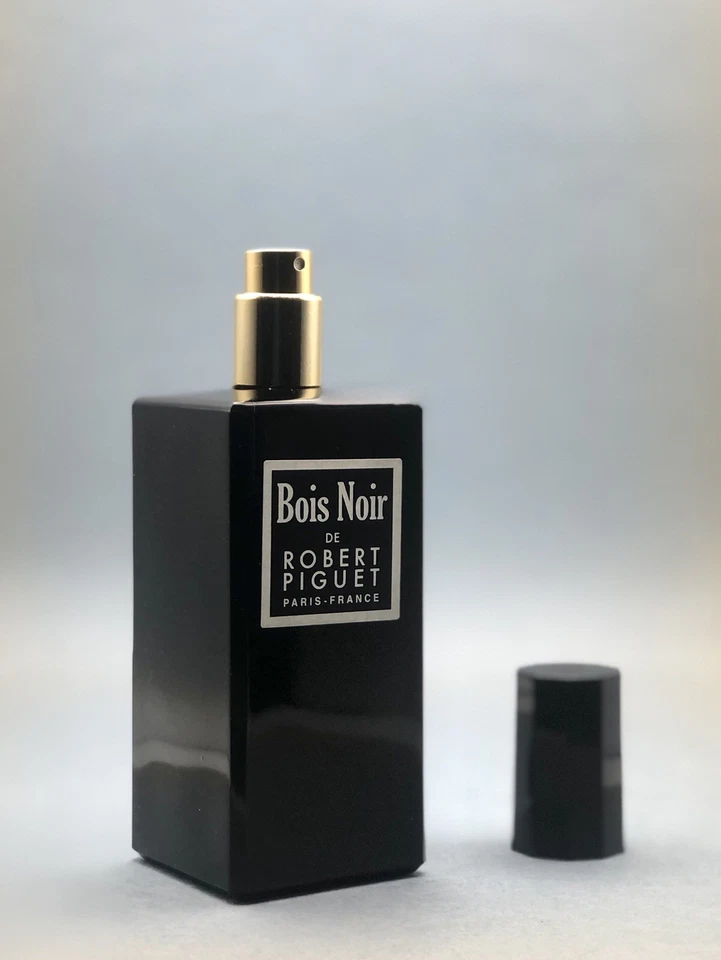 Robert Piguet - Bois Noir EDP - 3,4 oz/100 ml (caja abierta) Foto 2 de 4