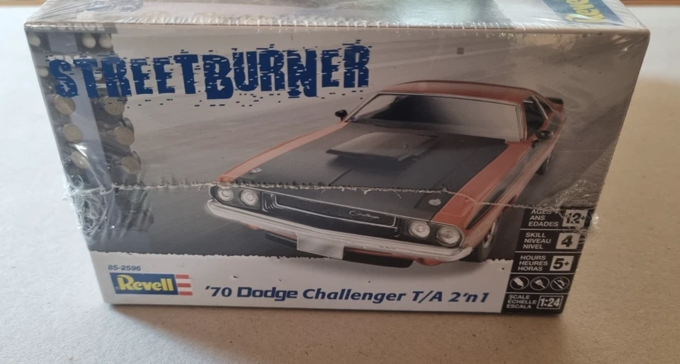 REVELL '70 DODGE CHALLENGER T/A 2'n1 1/24 SCALE 85-2596 - Immagine 3 di 3
