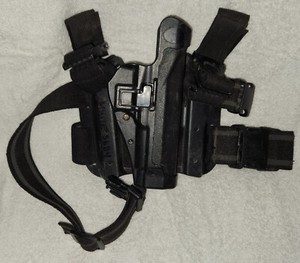 BLACKHAWK DROP LEG SERPA HOLSTER BERETTA 92/96 9MM Right HAND