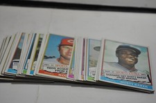 Topps Baseball 1976 lot of +- 29 topps traded cards sports extra new york