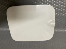 99-00-01-02-03-04 Suzuki Vitara Chevrolet Tracker Fuel Door OEM White Color