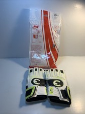 NEW Procat By Puma, white Peewee Youth Goalie Gloves  Size 4