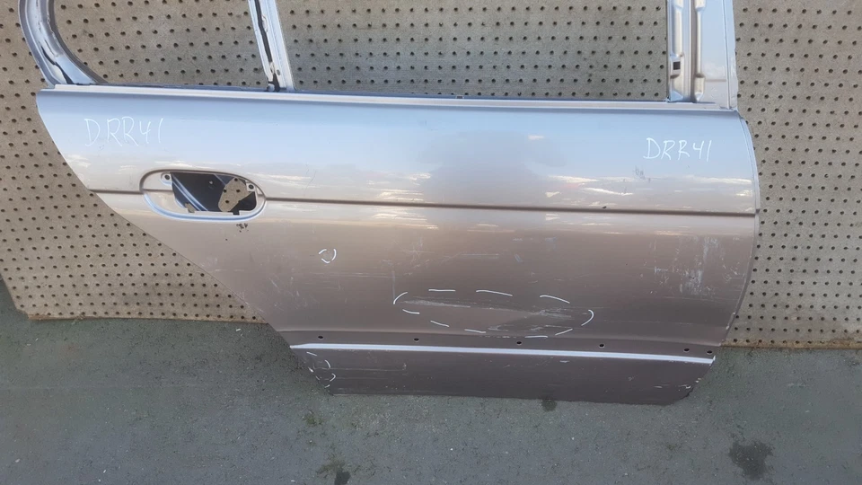 97-2003 BMW SERIE 5 528i 530i 540i carcasa puerta pasajero trasera derecha OEM DRR41 Foto 3 de 4