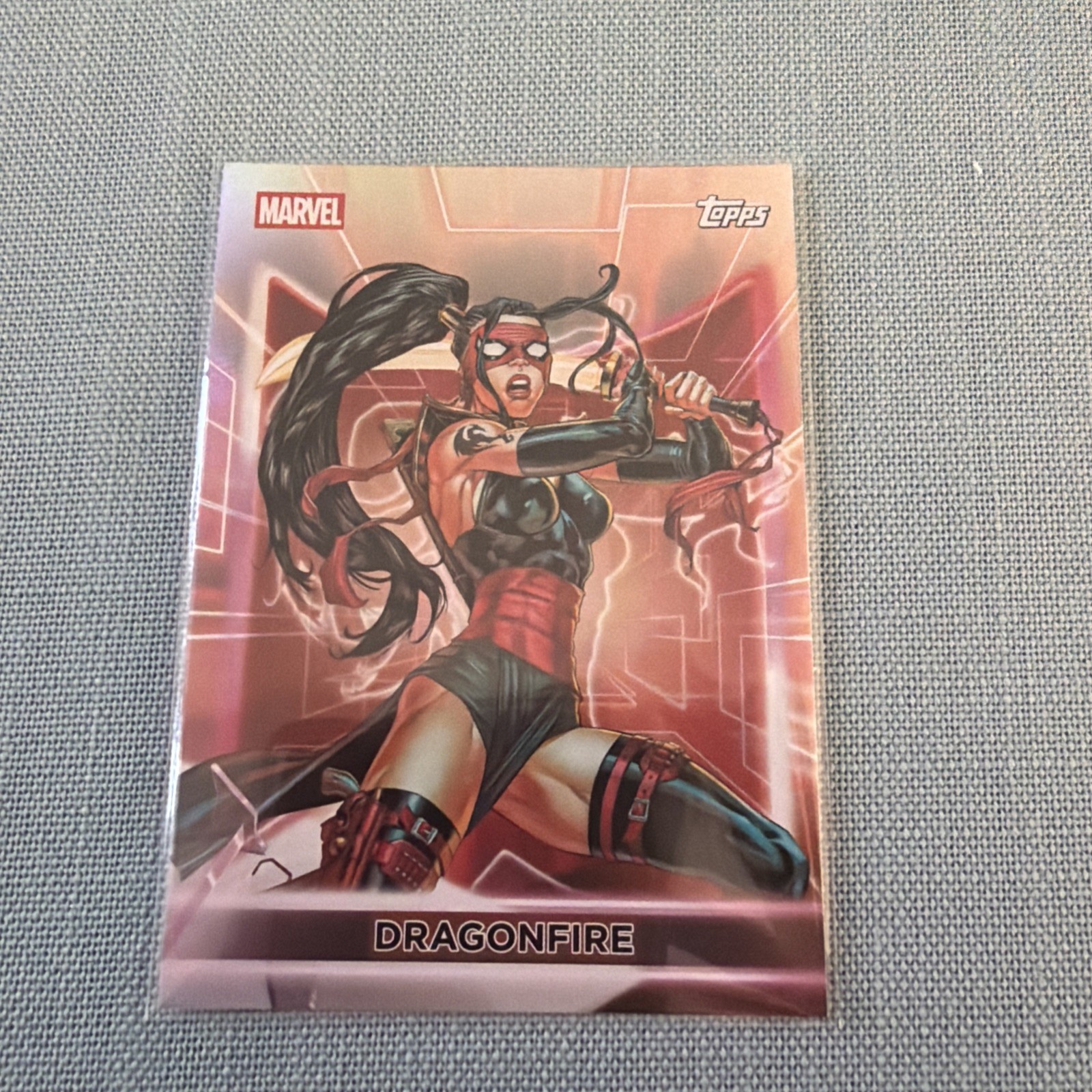 2026 Topps Neon Marvel Dragonfire #20 Rainbow Foil Parallel Card